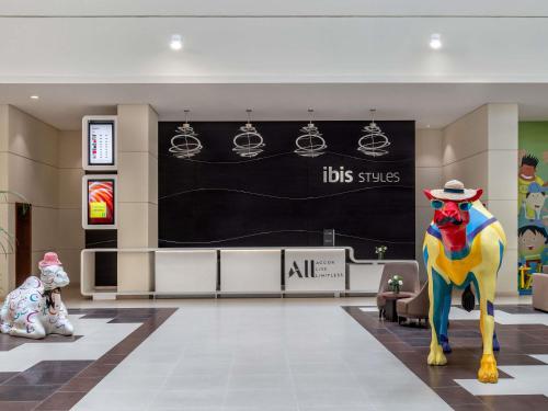 Ibis Styles Dragon Mart Dubai, Dubaj (fotografie 9)