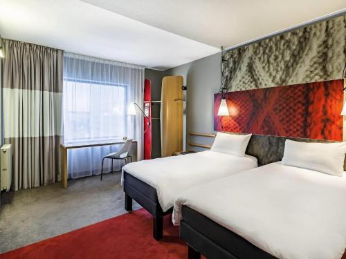 2 twin beds