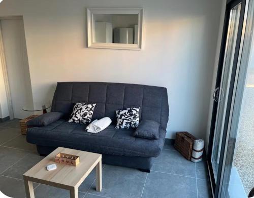 Charming studio in Nîmes & green setting - Charmant studio à Nîmes & cadre verdoyant