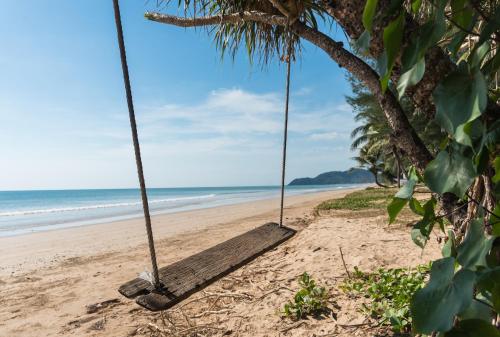 Chaolao Tosang Beach Hotel