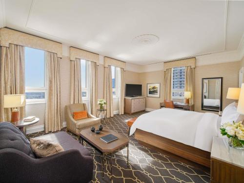 The Fairmont Palliser Gold Experience Room Type - Signature King Room with Sofa Bed