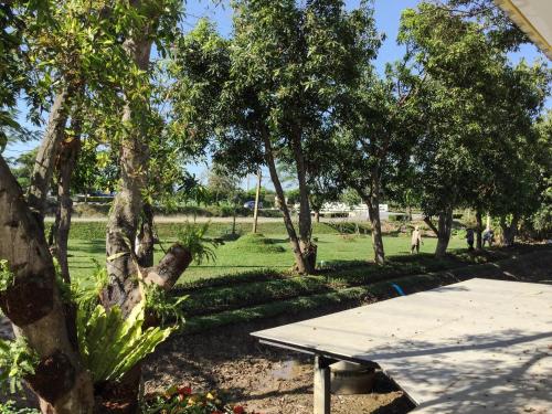 Nai Suan Inn near Bueng Chawak Aquarium