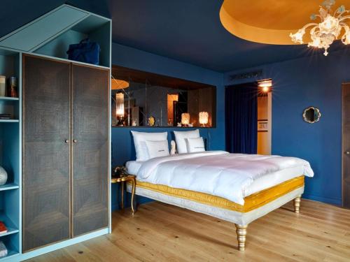 25hours Hotel The Royal Bavarian Room Type - Swan Suite