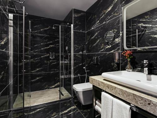 Movenpick Hotel Trabzon Room Type - Standard triple Room with single beds