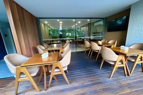Apartamento de 2 quartos com vista para o Cristo in Humaita