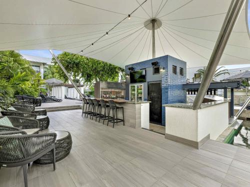 Bar/lounge, Mantra PortSea Port Douglas in Port Douglas