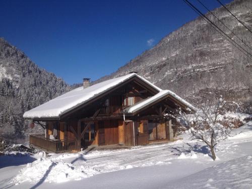 B&B Sixt-sur-Aff - Chalet Narcisse - Bed and Breakfast Sixt-sur-Aff