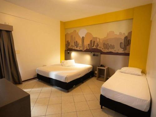 1 double bed, 1 twin bed