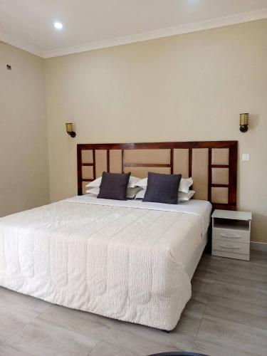 Stay Low Lodge in Choma