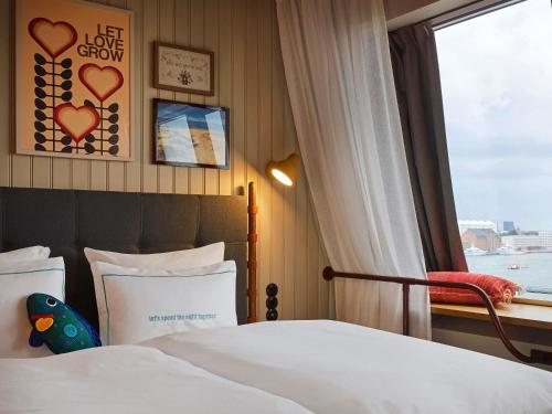 25hours Hotel Paper Island Room Type - Large with Opera View