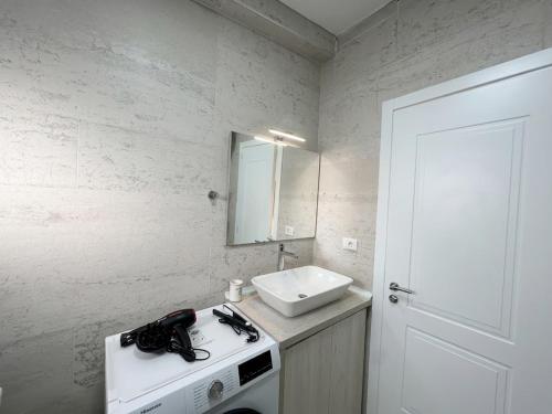Skyline Panoramic Apartment - image 5