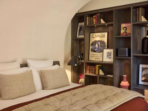 Suite, royal, river view, balcony
