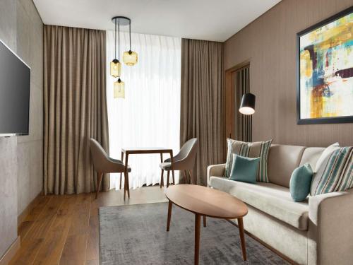 Mercure Dubai Gold District, Дубай (фото 9)