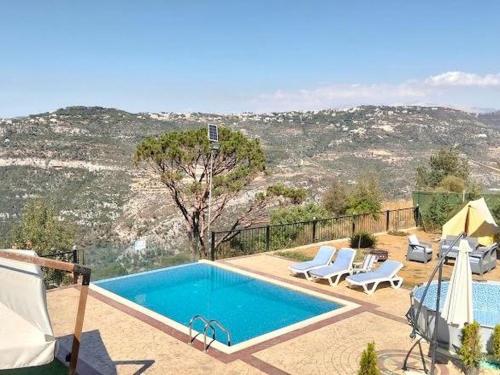 Lavender Guest House - Pool, Garden and Jacuzzi in Bhamdoun
