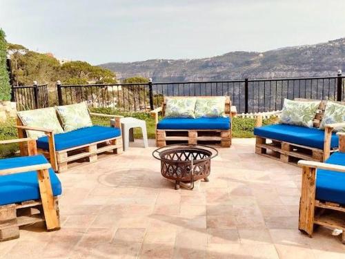 Lavender Guest House - Pool, Garden and Jacuzzi in Bhamdoun