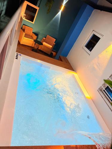 Jacuzzi privado, piscina y áreas comunes compartida (Jacuzzi privado, piscina y areas comunes compartida) in Villa Mella
