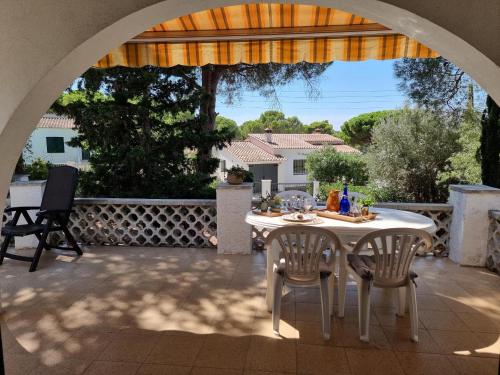 Casa acogedora en L'Escala, a 1500m de la playa, ideal para familias - HISP-236-175