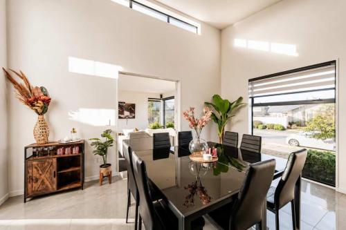 Zenith Escapes Your Quintessential 4BR Haven - image 5