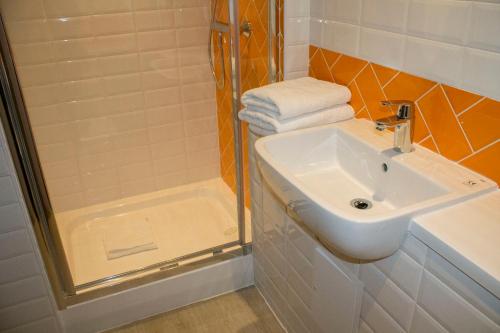 Best Western Plus London Wembley Hotel - image 4
