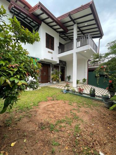 Peaceful 2BR Homestay Near Madiha Beach - image 3