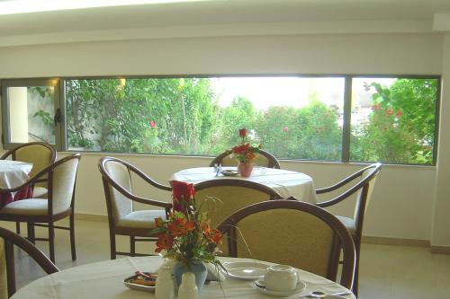 Elysee Hotel - image 12