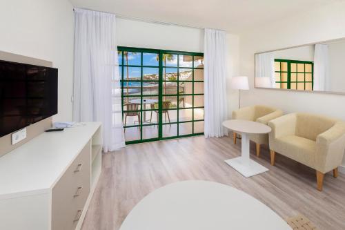 2 twin beds