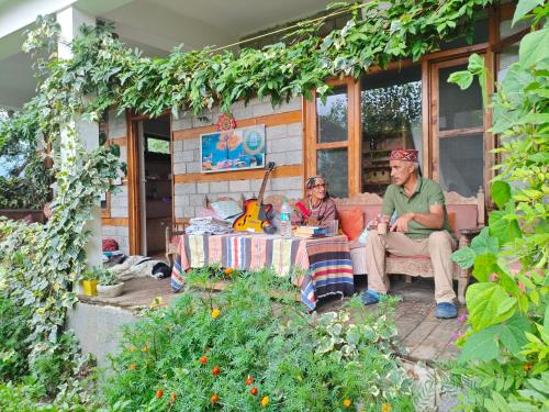 Into The Wild World Nest in Bashisht