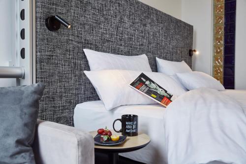 2 king beds, 1 sofa bed