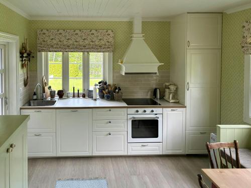 Cottage with views and private sauna in Kartan