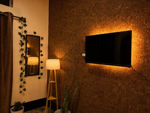 The Root House - Private 1bhk with KitchenAC & Balcony - image 3