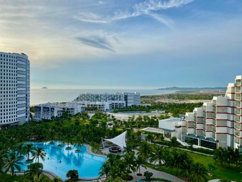 Cam Ranh Beach Resort - 5 Mins to Airport
