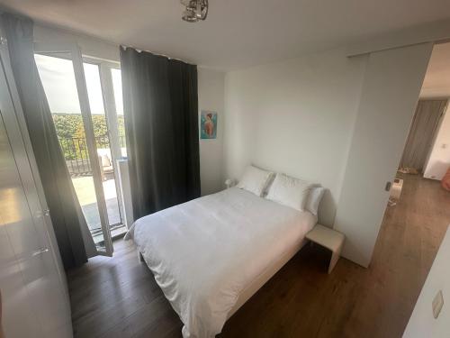 Luxe panoramische penthouse met hottub met 2 slaapkamers in Kontich