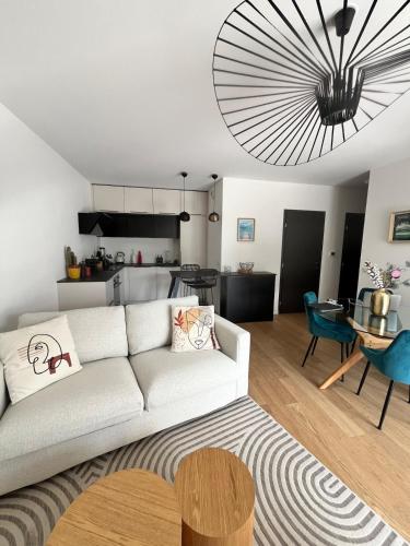 Pépites Suites - LA SCENE DU LAC - Deux pièces haut de gamme avec garage privée