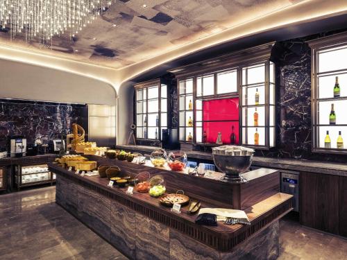 Restaurant, Mercure Shanghai Hongqiao SOHO in Hongqiao Airport and National Convention Center