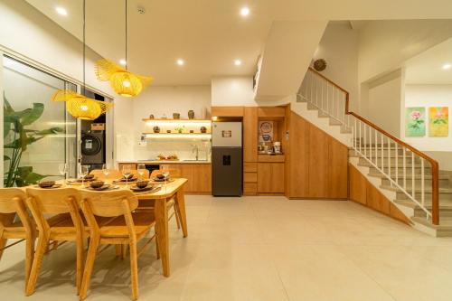 New 5BR Private Pool Villa Near Old Town - image 2