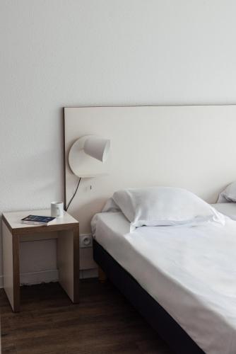 3 twin beds, 1 sofa bed