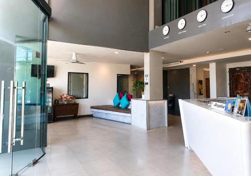 Lobby, Arawana Regency South Pattaya  near Aksorn Thepprasit School