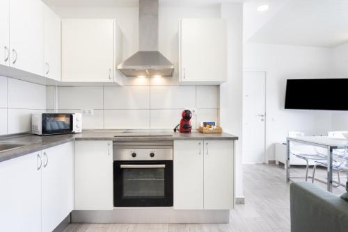TOP New apartment center Los Cristianos 3