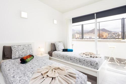TOP New apartment center Los Cristianos 4