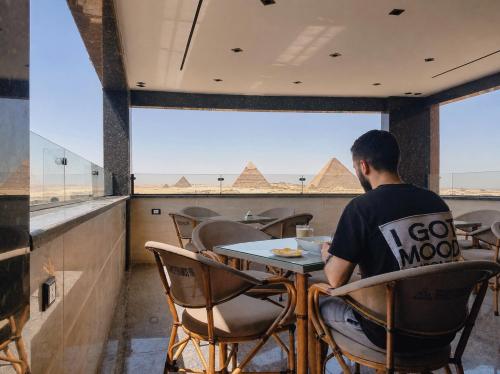 Pyramids Terrace INN 3