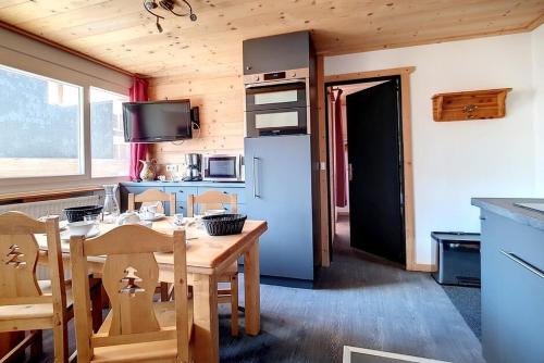 Résidence Les Lauzes - Appartement rénové · Départ et retour ski aux pieds MAE-0454