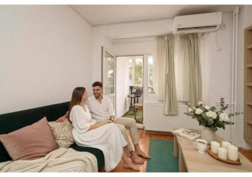 Modern Decebal Studio near Metro 2