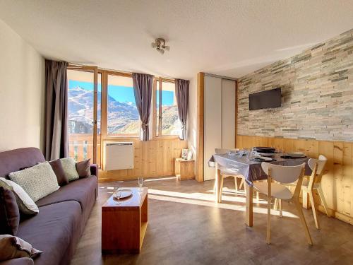 Résidence Ski Soleil - Appartement rénové · Départ ski aux pieds · Balcon MAE-1254