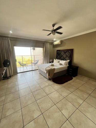 Azure Waterfront Guesthouse in Hartbeespoort