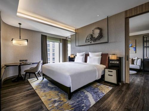 PULLMAN BANDUNG GRAND CENTRAL Room Type - Pullman Suite with 1 King Size Bed