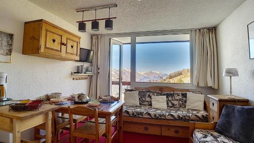 Résidence Boedette A - Appartement duplex · Départ et retour skis aux pieds · Balcon vue montagne MAE-2244