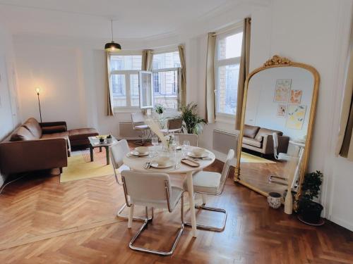 Elegant apartment with view of the Opera for 4 people