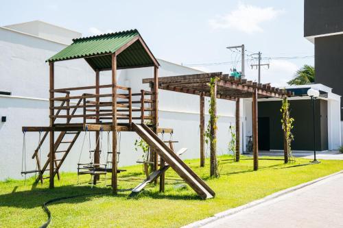 Casa com Piscina Churrasqueira Quadra e Lagoa - image 5