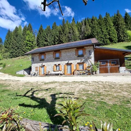 Mountain Escape Apartment Easy Access & Private Parking