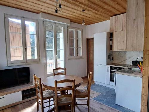 Appartement central avec grande terrasse Sud pour 4 personnes - FR-1-836-61